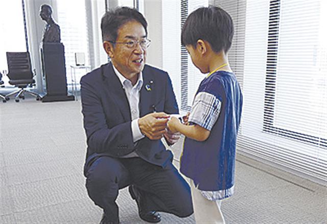 社長と名刺交換/子どもら長蛇の列/清水建設