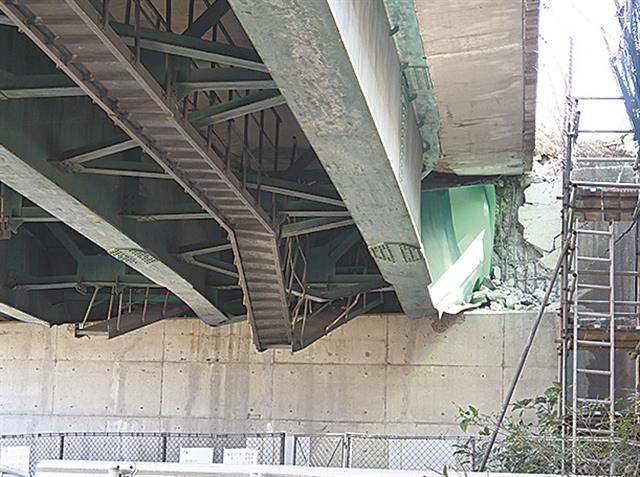 上り線の本復旧先行/損傷桁26mを撤去・再製作/九州道・川田橋/NEXCO西日本